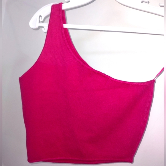 House Of Harlow 1960 One Shoulder Asymmetrical Knit Crop Top - Picture 2 of 6